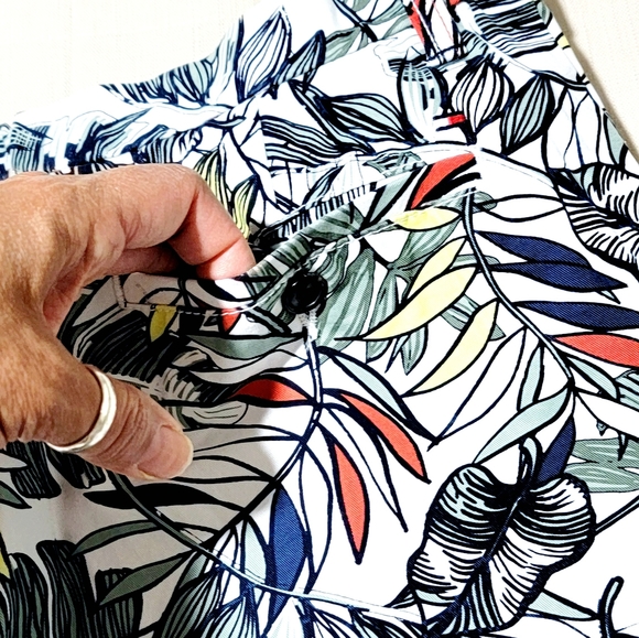 Tommy Hilfiger Tropical Hawaiian Leaf Print Chino Shorts - Picture 3 of 12